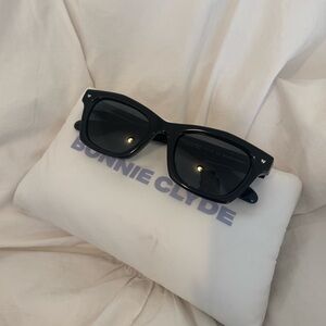 bonnie clyde room service black unisex sunglasses